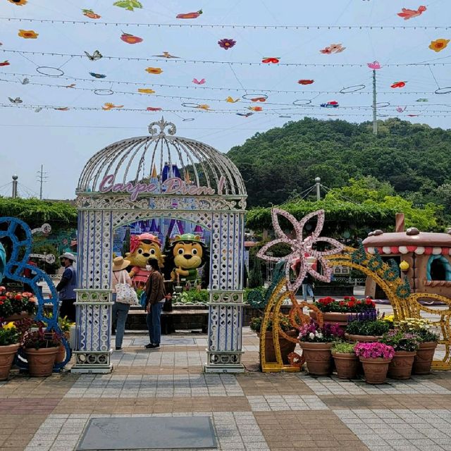 A Day Trip to Beautiful Daejon O-World