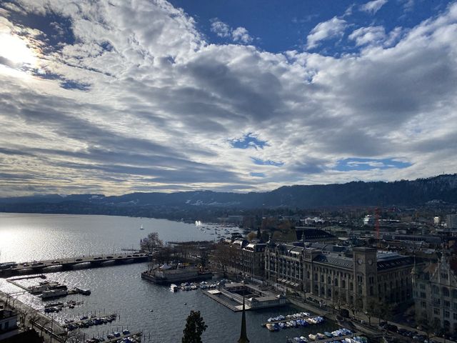瑞士🇨🇭蘇黎世大教堂登頂之旅