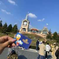 go to shanghai Disney now 