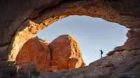 The Arches National Park in the United States, known as the "Red Rock Wonderland", gathers the most beautiful natural arches in the world.