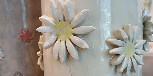 Mother's Day Vase Workshop | Flowerfield Arts Centre