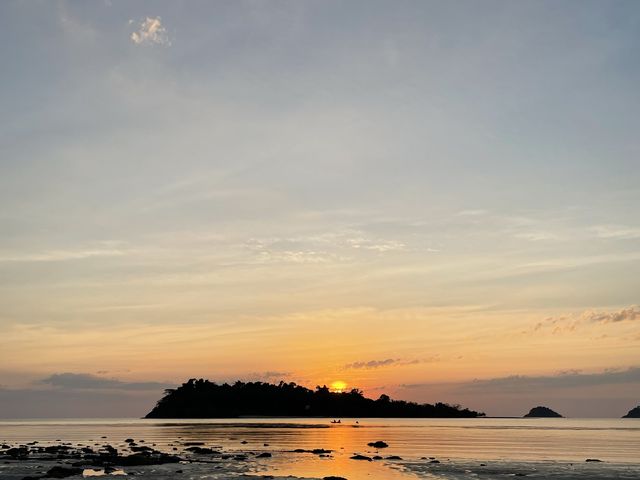 ชมอาทิตย์ตก เกาะช้าง