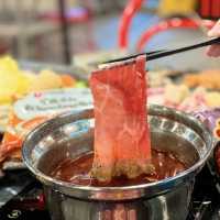 @Mong Kok Sukiyaki มาเปิดที่ฟิวเจอร์แล้วค่า🍲🍰🥟