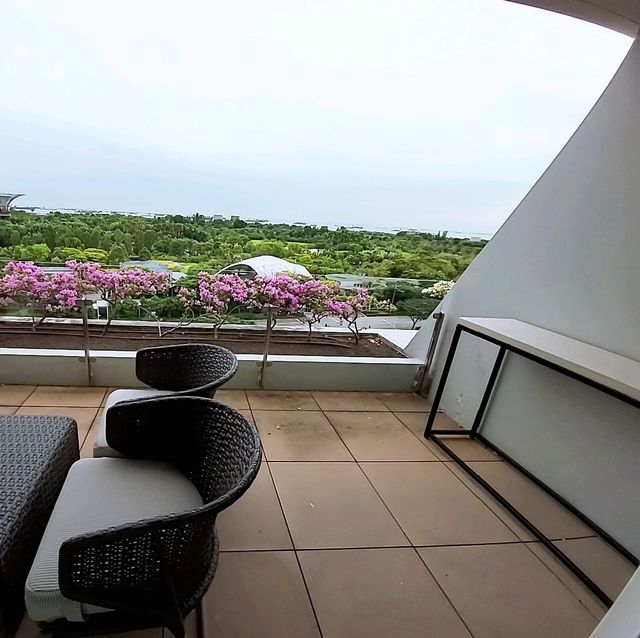 Marina Bay Sands Hotel - Huge room + balcony