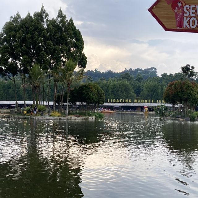 【バンドン】水上マーケットが楽しいfloating market