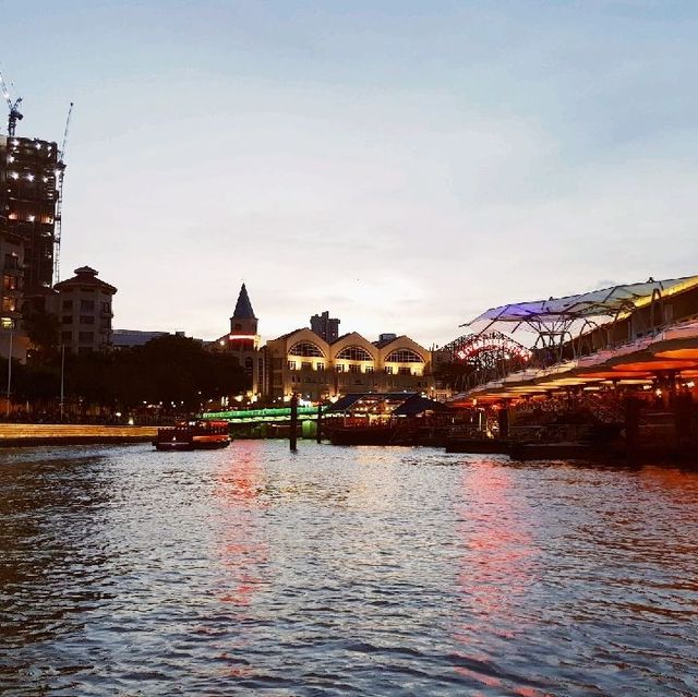 Take a bumboat cruise along Singapore River