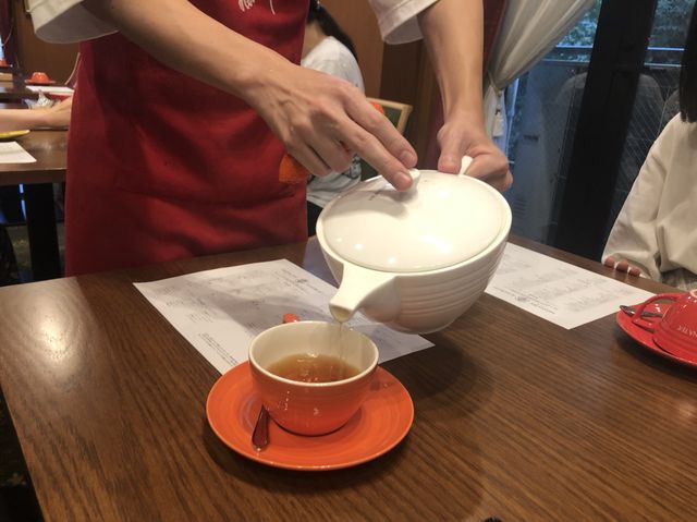 【東京】紅茶140種類が飲み放題のカフェ
