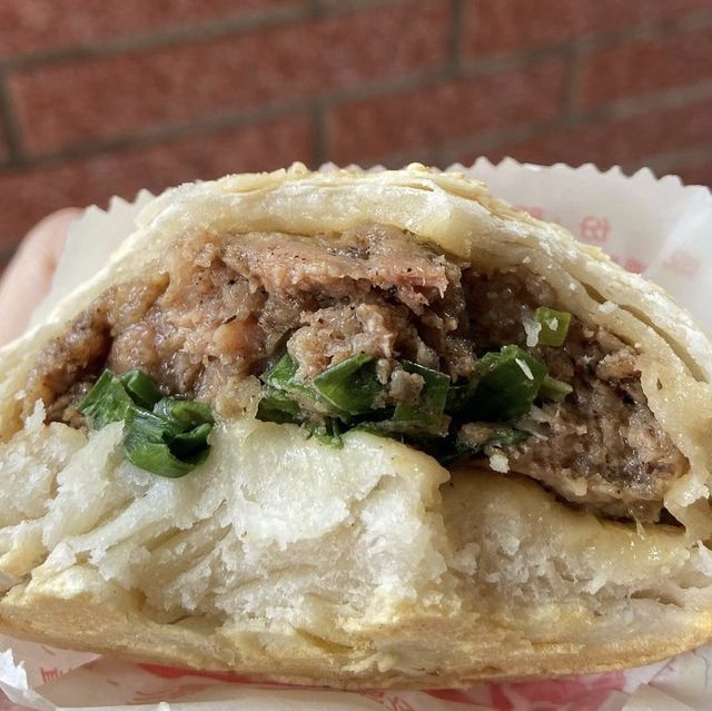 ［台北/龍山寺］ 胡椒餅烤地瓜🍠｜剛出爐的胡椒餅 一個$40酥酥脆脆 好好吃🤤 