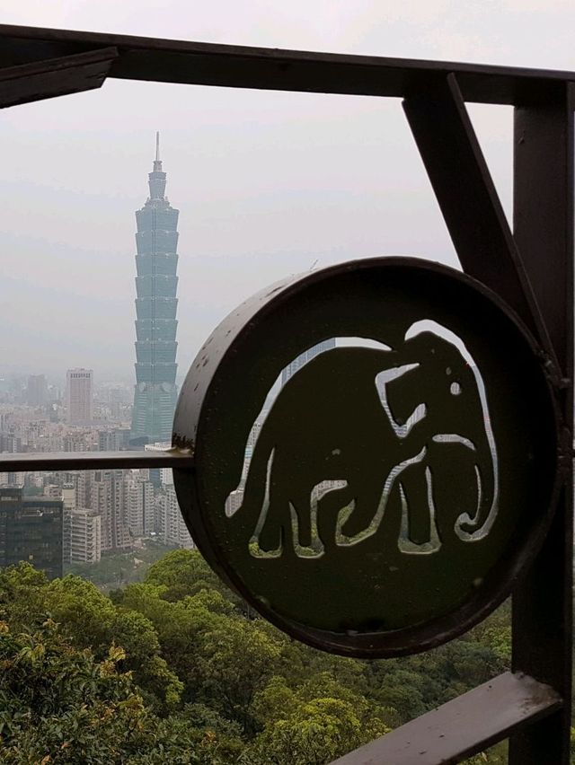 Hike for view of Taipei City and Taipei 101