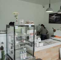 Holmes cafe