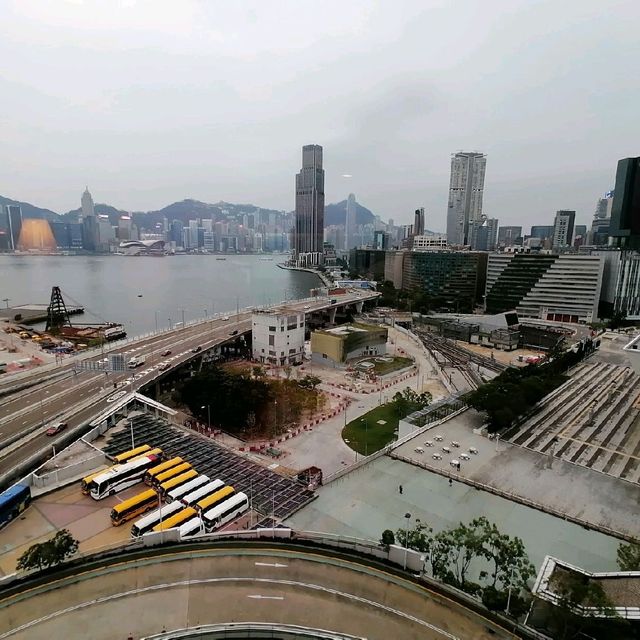  擁有超靚夜景可望尖沙咀同香港嘅酒店