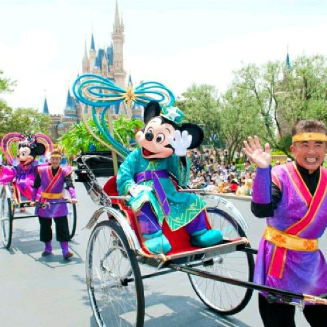 Magic begin at Disneyland Tokyo Stay!