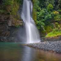 air terjun rainbow valley