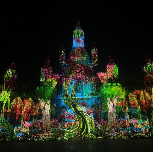 ชมโชว์สุดอลังการที่สวนสนุก Vinwonders ญาจาง