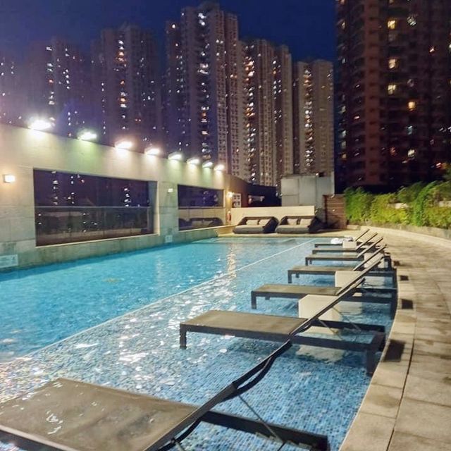 九龍東皇冠假日酒店