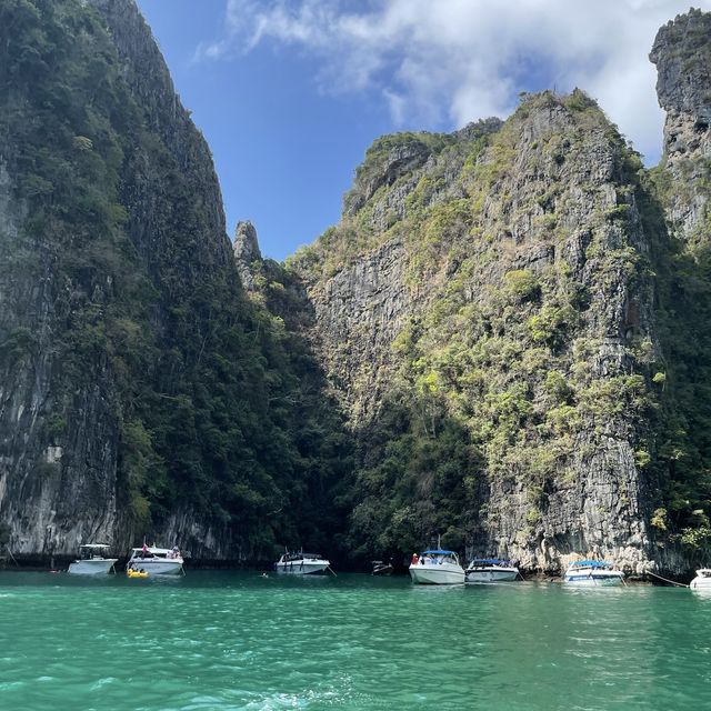 เกาะพีพี มากี่ทีไม่มีเบื่อ