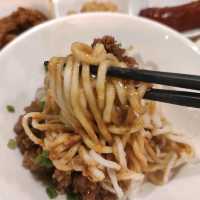 下午茶價錢抵 但環境衛生差