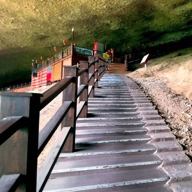 大別山石窟風景區