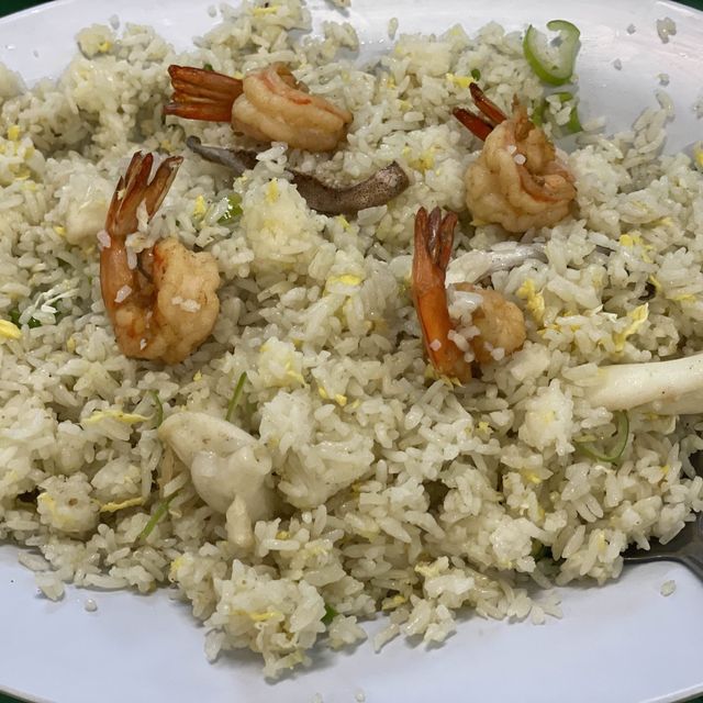 【コタキナバル】地元の方に愛されてるかなりのローカル店。シーフードが美味しかった💕