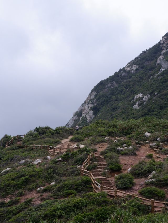 懸崖步道之巨型海蝕洞