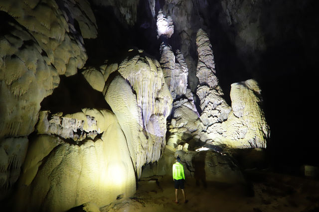 Tour Hang Rục Mòn ( Ruc Mon Cave 1 Adventure )