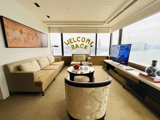 一起感受GrandHyatt君悦酒店維港180度套房是怎樣的！