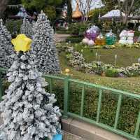 充滿聖誕氣氛的迪士尼樂園