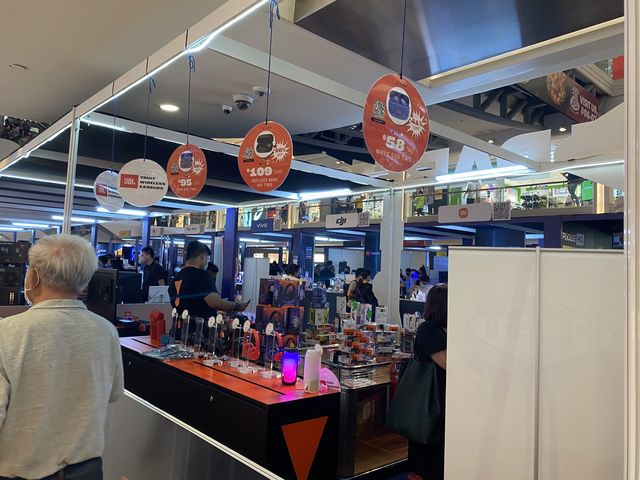 Lazada: tech pop up store