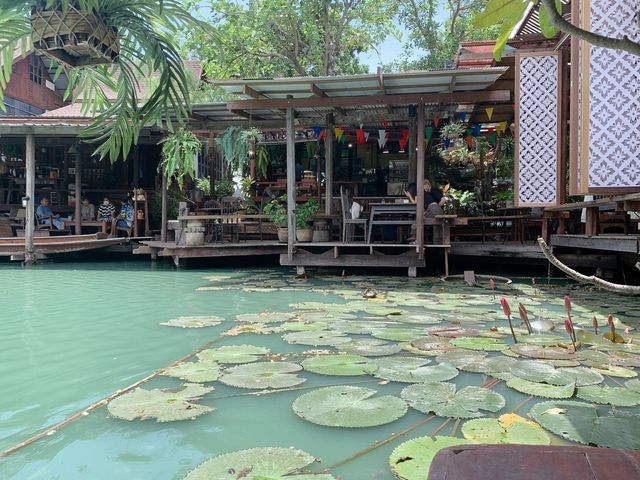 คาเฟ่และที่พักอยุธยา สไตล์เรือนไทย