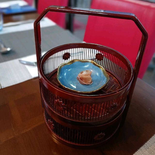 大尾篤卧虎藏龍西餐店