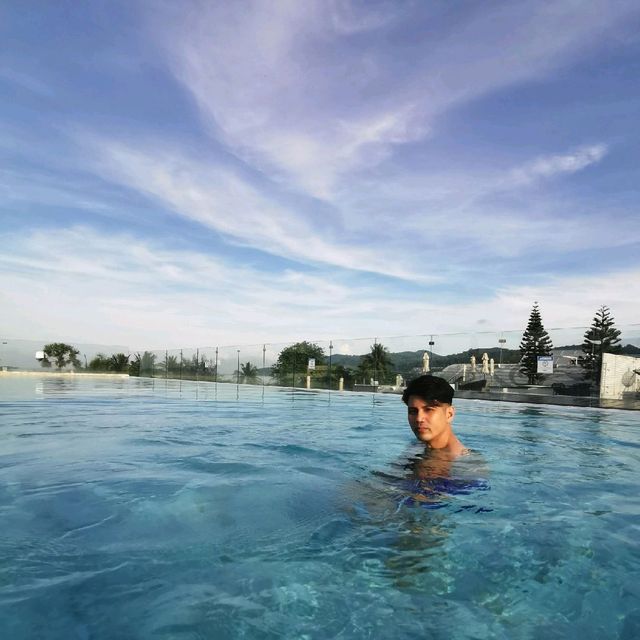 Cool rooftop pool in Phuket! 🏊‍♂️ 🌅🍹