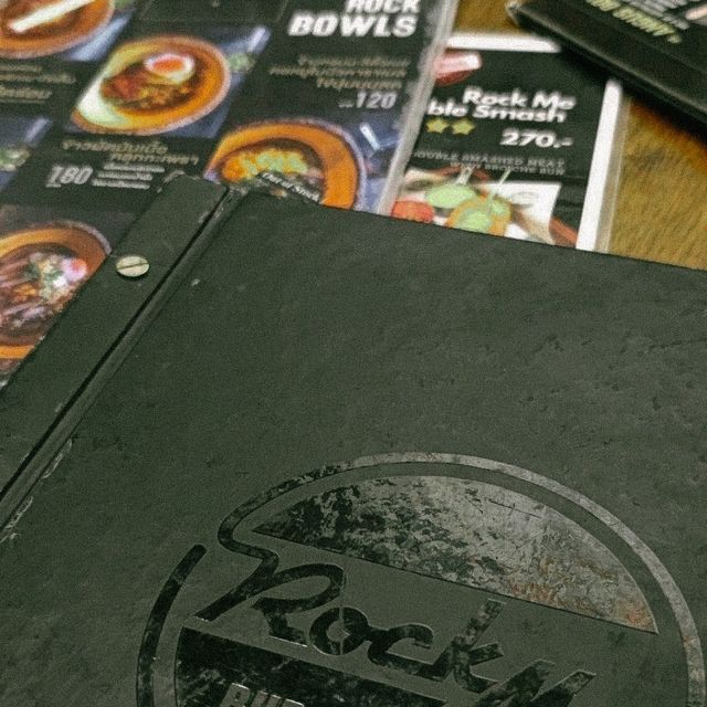 Rock Me Burger - ร้านเบอร์เกอร์สุดฮิตชาวเชียงใหม่