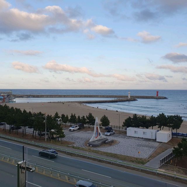강원도 양양의 물치해변과 그 앞에 있는 PEI COFFEE를 가보자