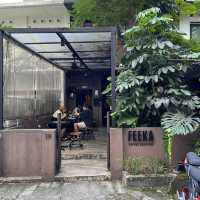 여유로운 무드의 KL 커피 맛집 Feeka Coffee Roasters 