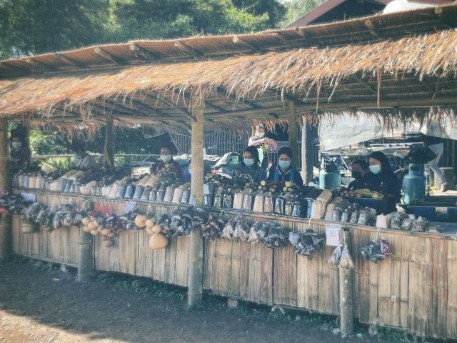 แวะพักเก็บบรรยากาศ จุดสูงสุด1715 ดอยภูคา