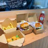 紅磡足料高質burger小店