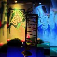 Fun indoor mini golf experience