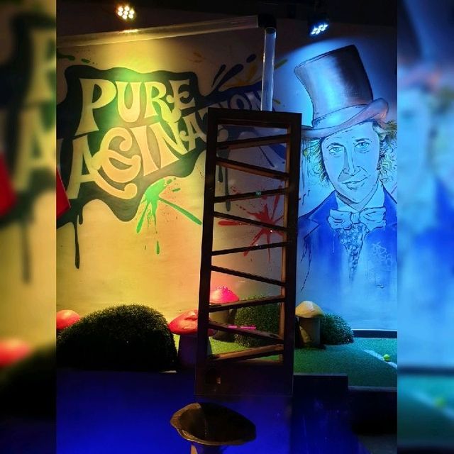 Fun indoor mini golf experience