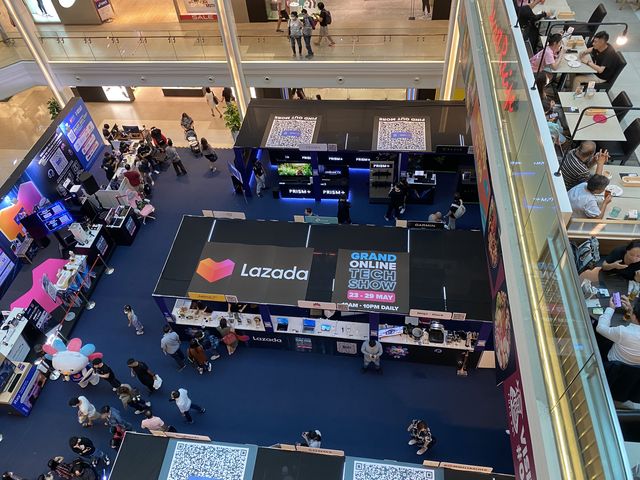 Lazada: tech pop up store