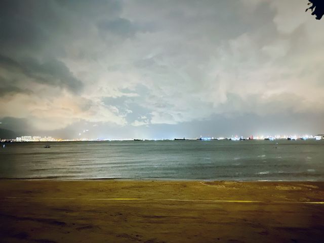 夜遊黃金海岸沙灘