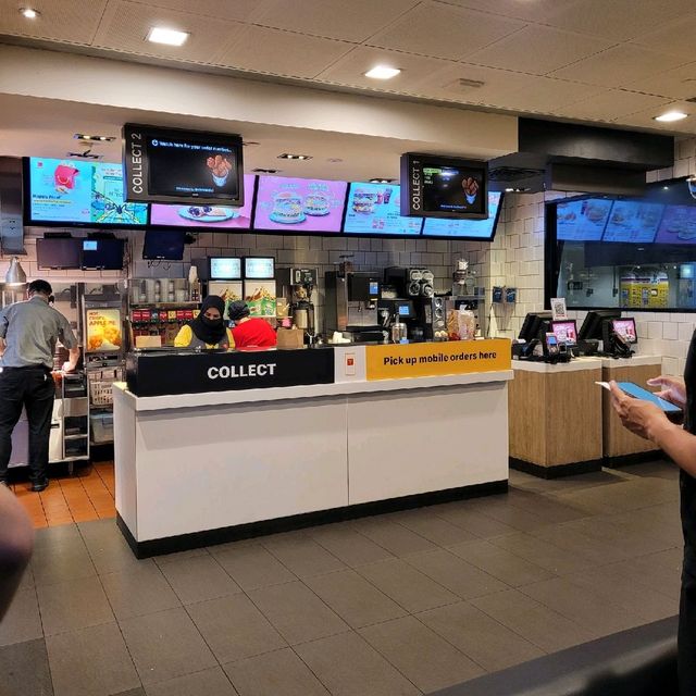 Laska Delight Burger x McDonald's 