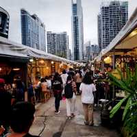 Bustling Crowd In Jodd Fairs Market