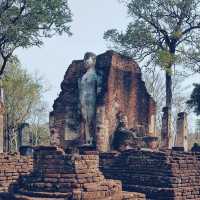 เที่ยวชมอุทยานประวัติศาสตร์กำแพงเพชร