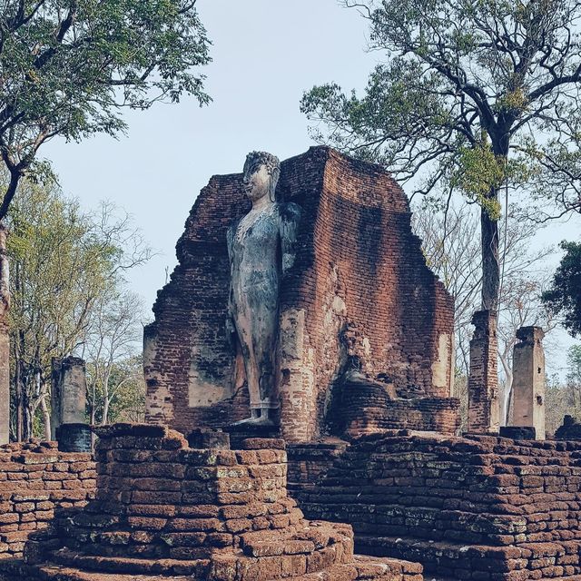 เที่ยวชมอุทยานประวัติศาสตร์กำแพงเพชร