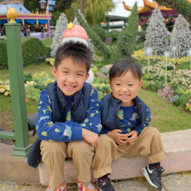 充滿聖誕氣氛的迪士尼樂園