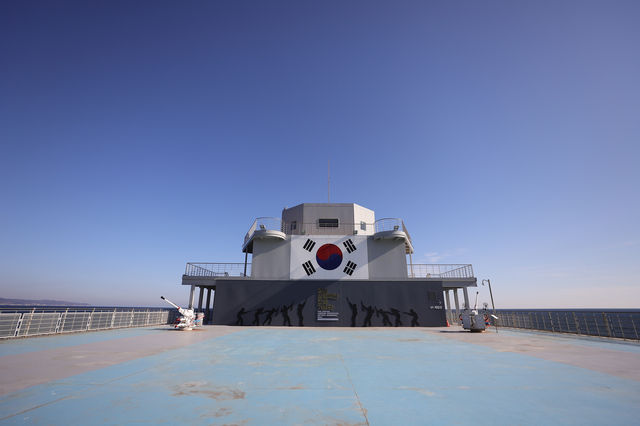 영덕 장사상륙작전 전승기념관 바다위 기념관