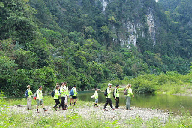 Tour Hang Rục Mòn ( Ruc Mon Cave 1 Adventure )