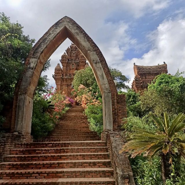 Po Shanu Cham Towers - Mui Ne, Vietnam 