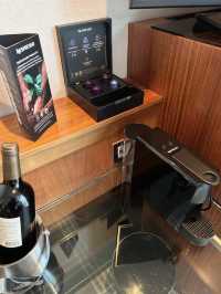 UK hotel Manchester, this hotel has delicious food, high-end atmosphere, and good for taking photos.