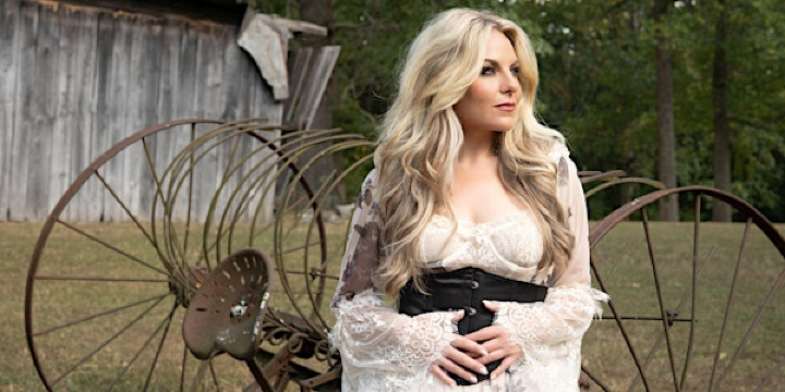 Direct from Nashville - Hannah Anders | Town Hall Lane